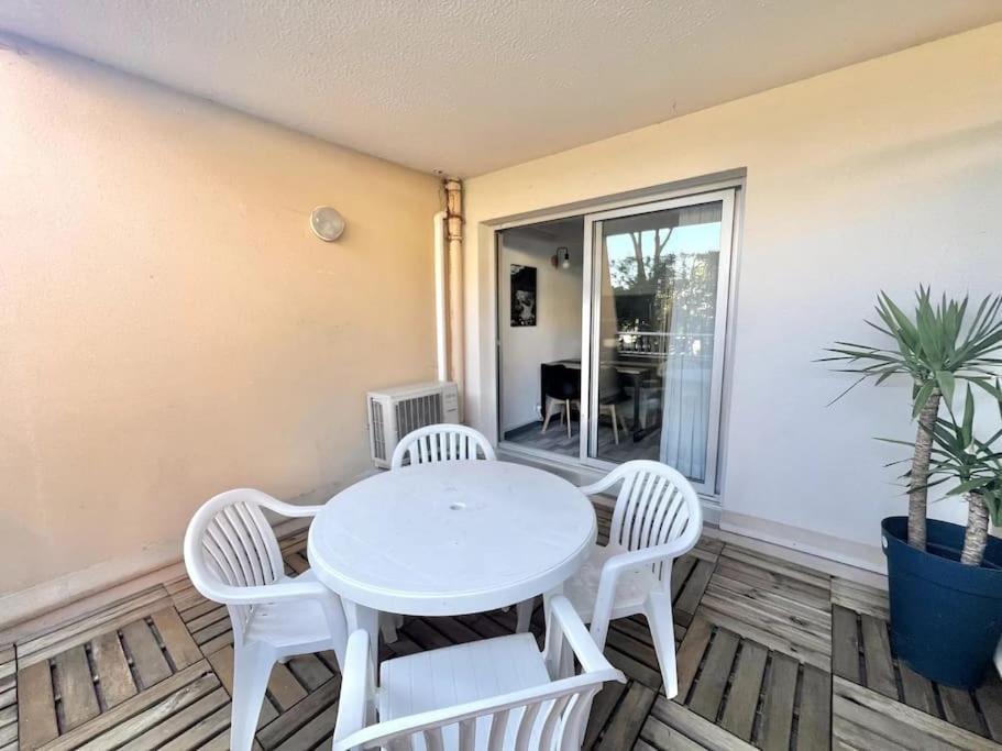 Appartement Port De Hyeres 4 Personnes Kültér fotó
